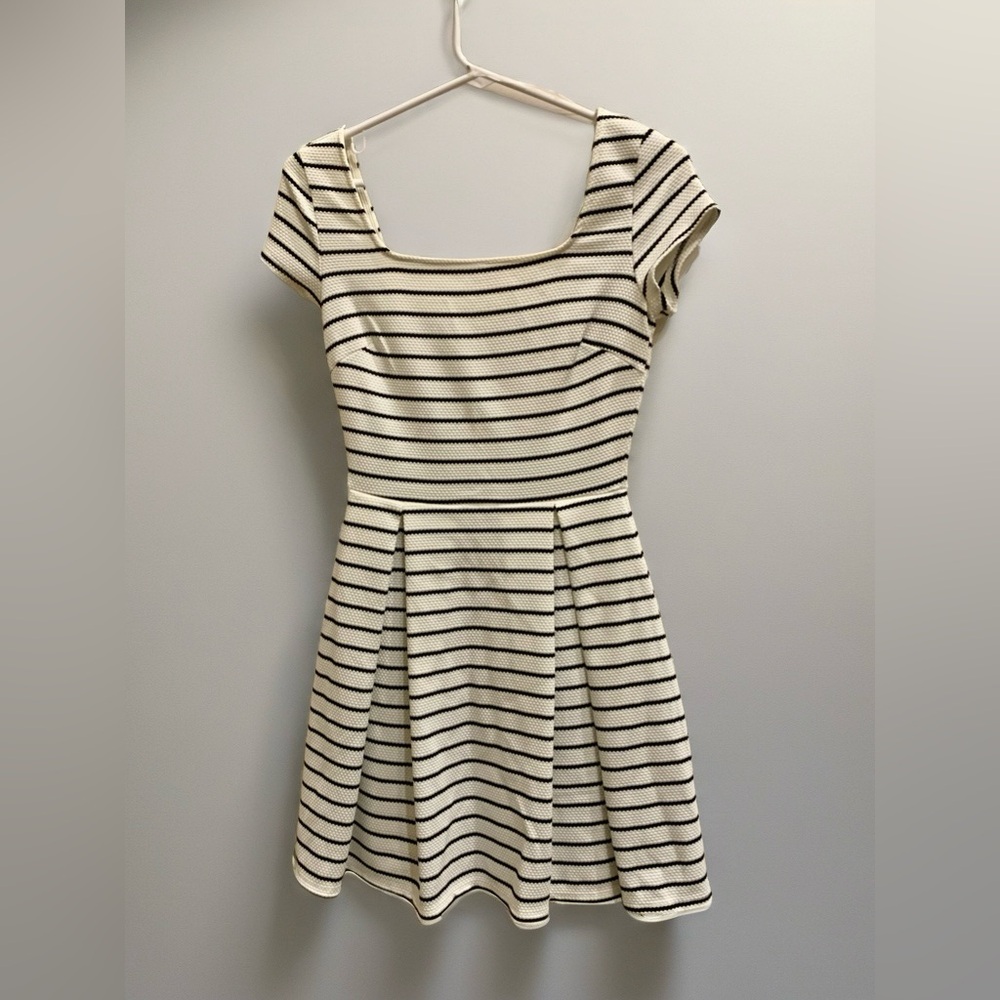 Soprano White & Black Striped Fit & Flare Dress - XS - Zipper Back - NWT